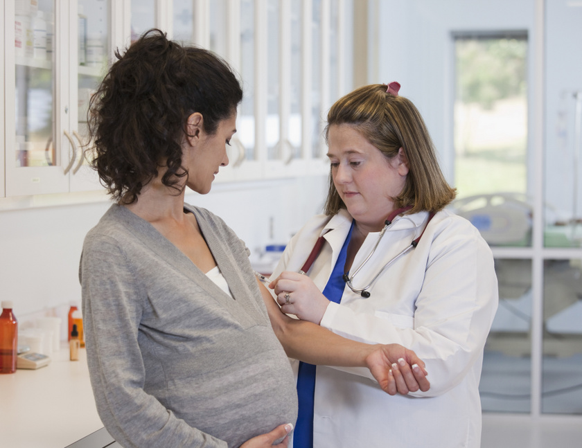 terhes nő oltás védőoltás