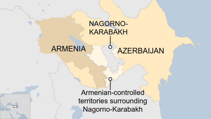Az Örményország és Azerbajdzsán között fekvő Hegyi-Karabah (a térképen jelölt terület) nemzetközileg el nem ismert, de facto önállóan működő ország. A keleti területeken a mai napig erős Azerbajdzsán befolyása, míg a nyugati részek felett Örményország próbálja megtartani státuszát.