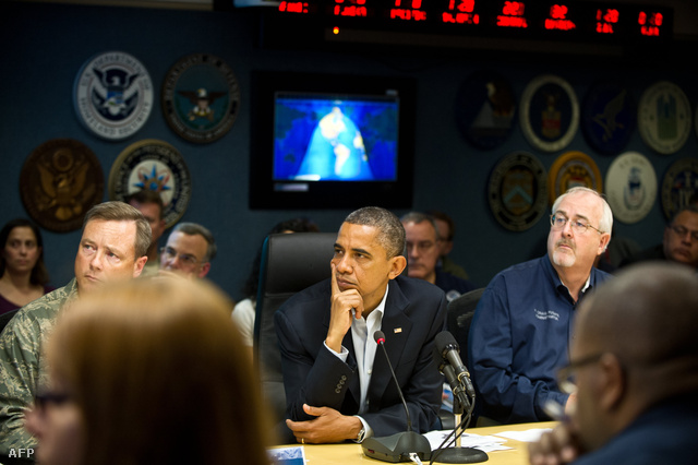 Obama a Szövetségi Válságkezelő Központ washingtoni irodájában