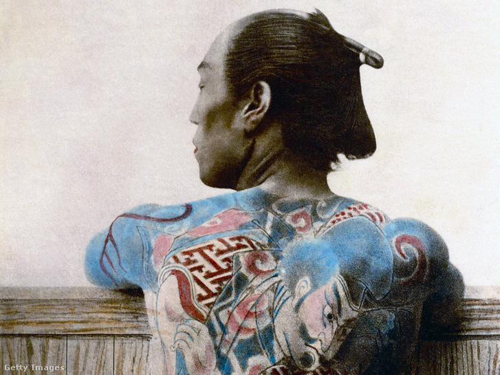 Japán szamuráj harcos 1890-ben készült fotón