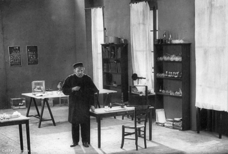 Dr Louis Pasteur a laboratóriumában Párizsban 1880 körül