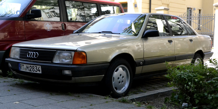 Audi 100 C3 - photographed in 2013