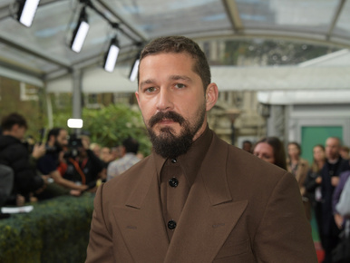 Shia LaBeoufot bántalmazásért és lopásért jelentették fel