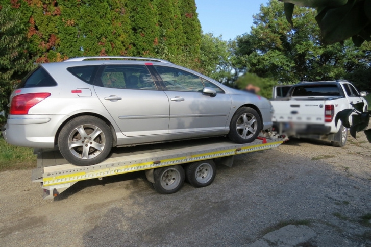 A nyomozók a hagyatékból hiányzó lerobbant járművet egy galgamácsi településen találták meg