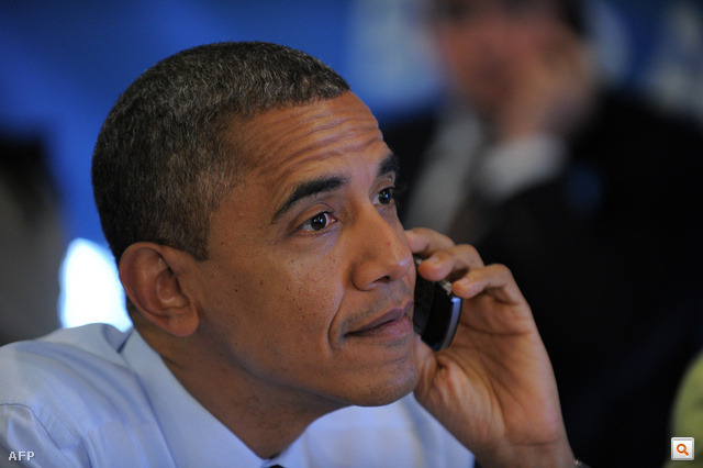 Obama telefonja a választási győzelem után. Nagykép az amerikai elnökválasztásról - kattintson!