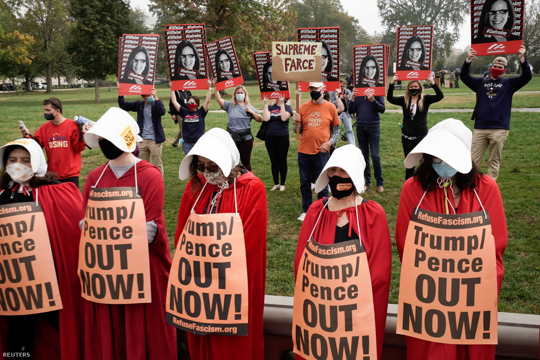 Amy Coney Barrett jelölése ellen tiltakozók Washingtonban 2020. október 22-én