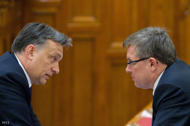 Matolcsy Orbánnal a parlamentben