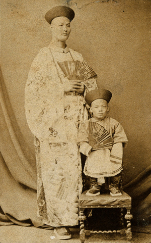 Chang Yu-sing the Chinese giant, and Chung Mow, a dwarf. Pho Wel