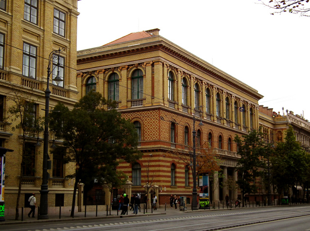 Az ELTE Múzeum körúti épülete (Budapest)