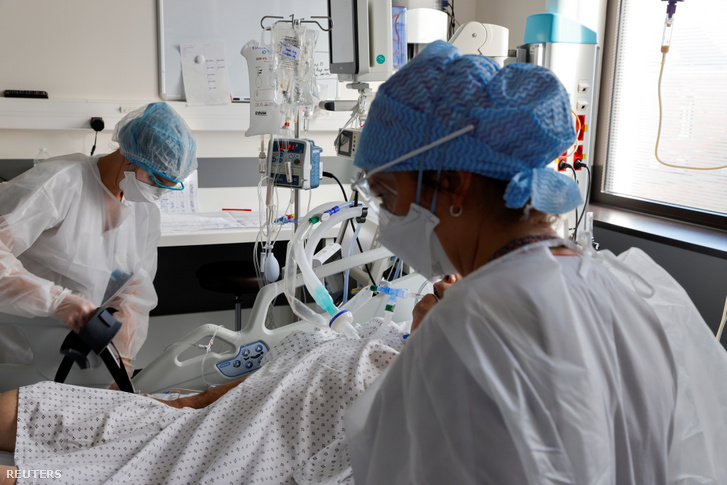 Francia kórház a koronavírus-járvány második hullámában Roubaix-ban 2020. november 6-án