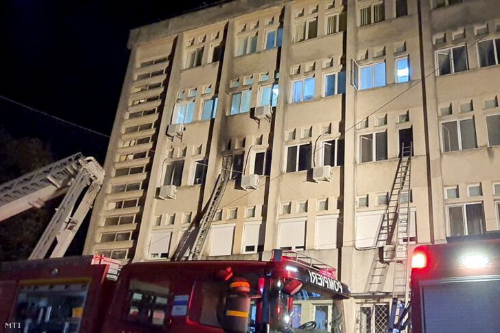 Fire trucks in front of the hospital where a fire broke out on November 14, 2020 in Piatra Neamt, Moldova.  Ten people were killed and seven injured in a life-threatening fire in the hospital's intensive care unit that treats patients with coronavirus infection.