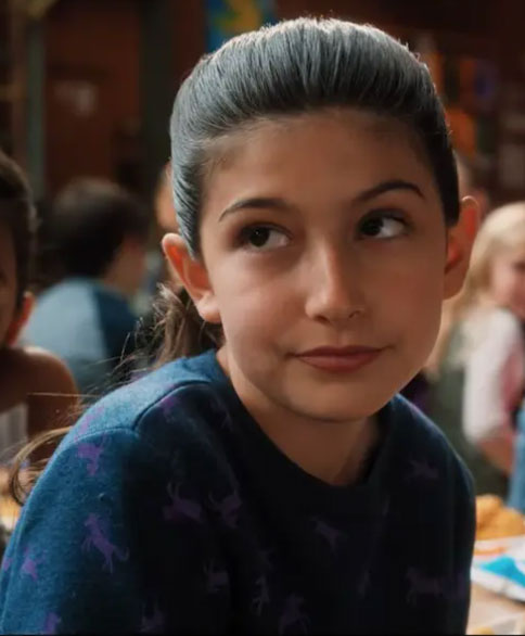 A 12 éves Sunny Sandler is feltűnik egy pillanatra édesapja új filmjében.