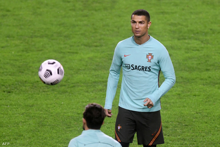 Cristiano Ronaldo edzés közben a Poljud stadionban Splitben 2020. november 16-án