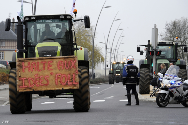 Francia gazdák tiltakozó akciója a mezőgazdaságot érintő megszorítások ellen