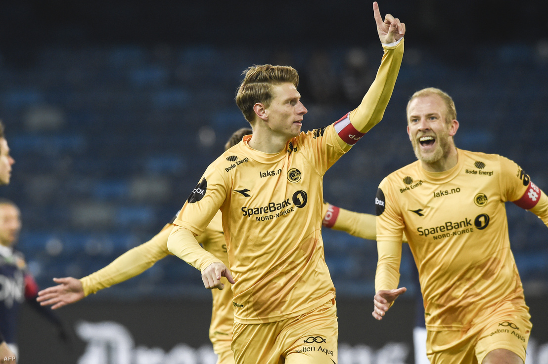 Kasper Junker, a Bodö/Glimt játékosa ünnepli gólját Stromsgodset IF elleni mérkőzésen 2020. november 22-én