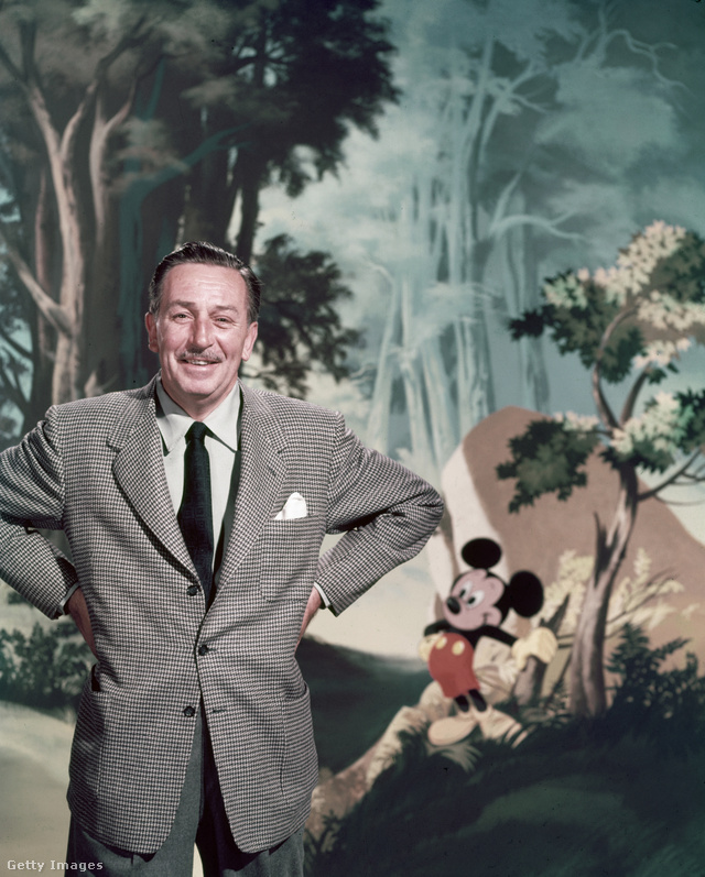 Walt Disney leghíresebb teremtményével.