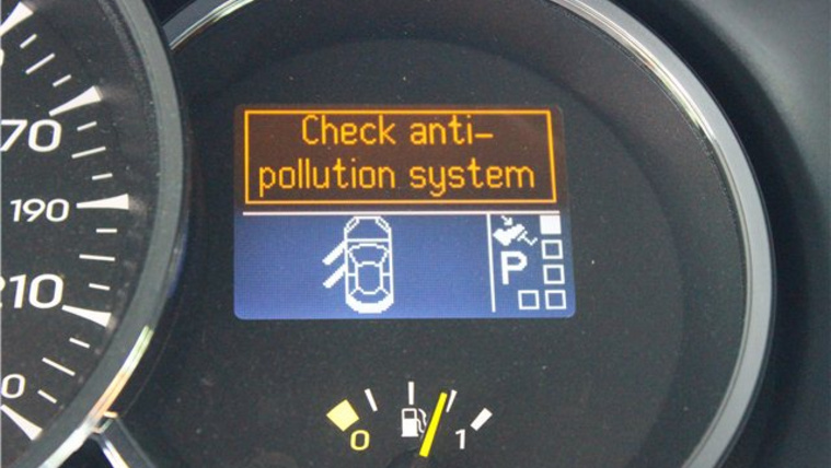 Check antipollution system перевод. Check antipollution System Рено. Check antipollution System Рено Флюенс. Check antipollution System Меган 3. Check antipollution System Рено Лагуна 3.