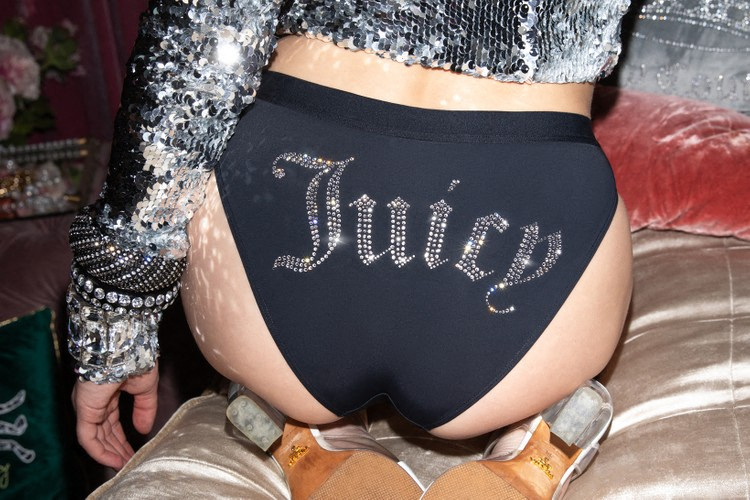 Juicy, vagyis szaftos, olvasható Madonna 24 éves lányának az alsóneműjén