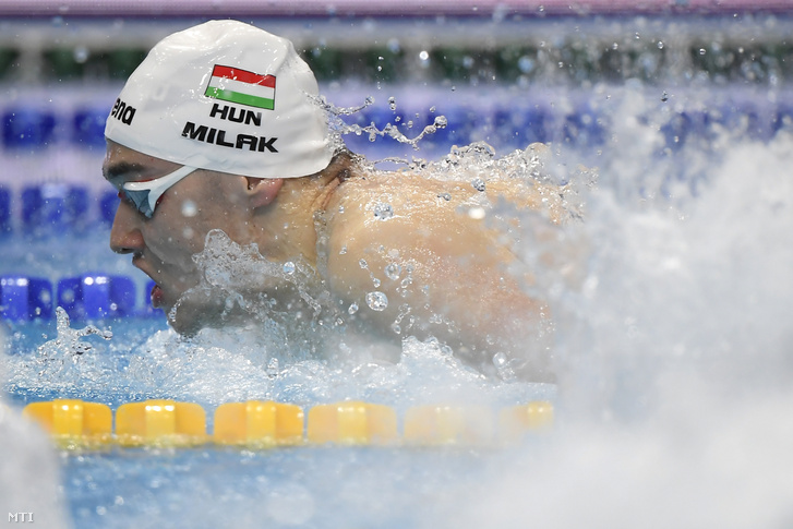 Milák Kristóf a 100 méteres pillangóúszás döntője után a budapesti úszó világkupán a Duna Arénában 2019. október 4-én.