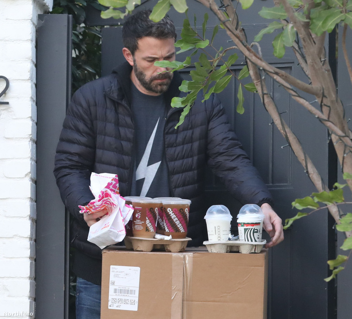 tk3s x17 ben affleck coffee 121320 02