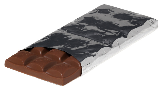 Egy (egyenlőre hagyományos, olvadós) tábla Cadbury csoki