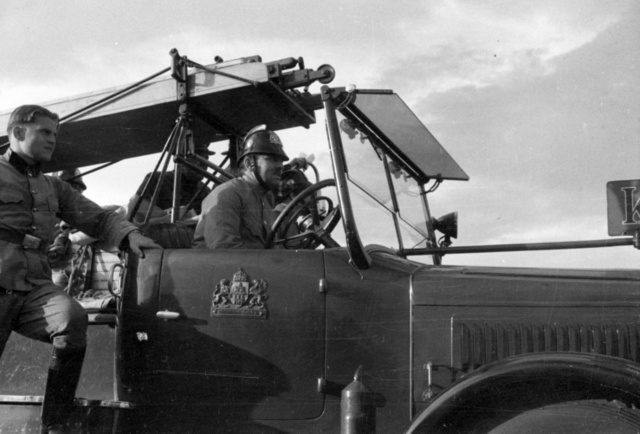 Tűzoltók a Magyar Légügyi Hivatal által rendezett repülőnapon, 1936. június 14-én