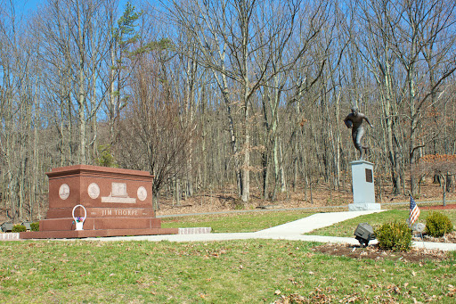 Jim Thorpe emlékműve a róla elnevezett városban, Pennsylvania államban