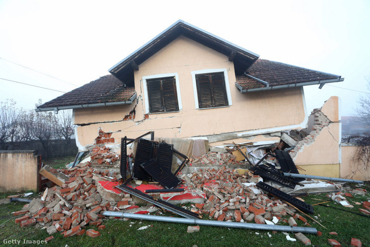 A földrengésben megsemmisült ház Petrinjában