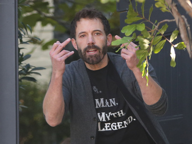 Ben Affleck két dologra számíthat biztosan: idegesítő paparazzókra és Matt Damonra