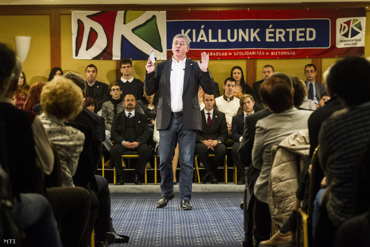 Gyurcsány Ferenc, a Demokratikus Koalíció (DK) elnöke beszél pártja rendezvényén Budapesten, a Best Western Hungária szállóban 2013. december 1-jén