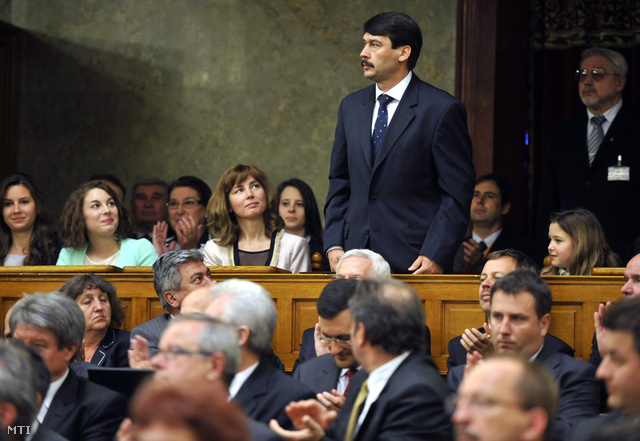 Áder János feláll a parlamentben köztársasági elnökké választása napján