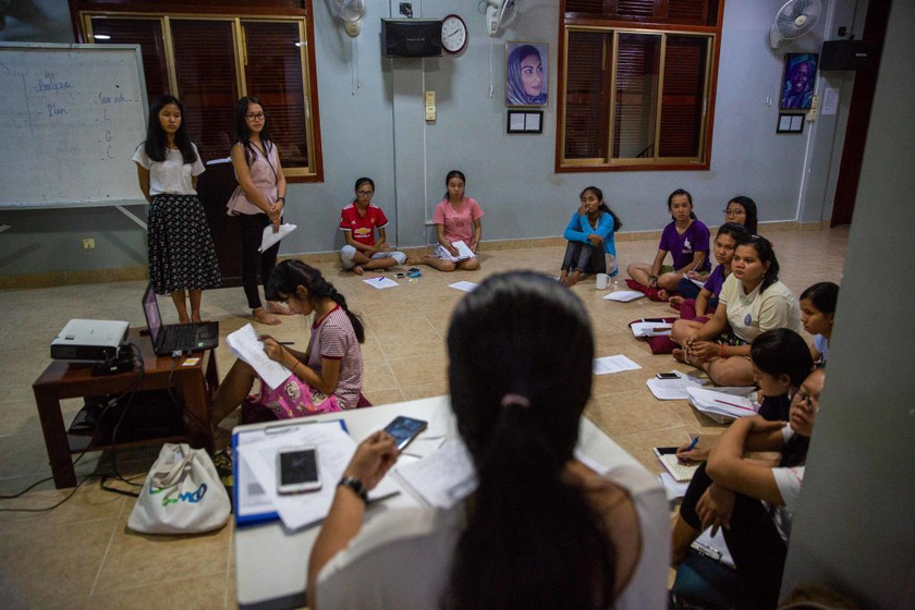 nők kambodzsa találkozik