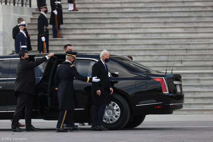 Joe Biden és a még robbanómotoros elnöki limuzin