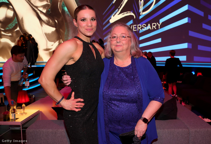 Oksana Masters az édesanyjával a 2020-as Laureus World Sports Awardson a Verti Music Hallban 2020. február 17-én