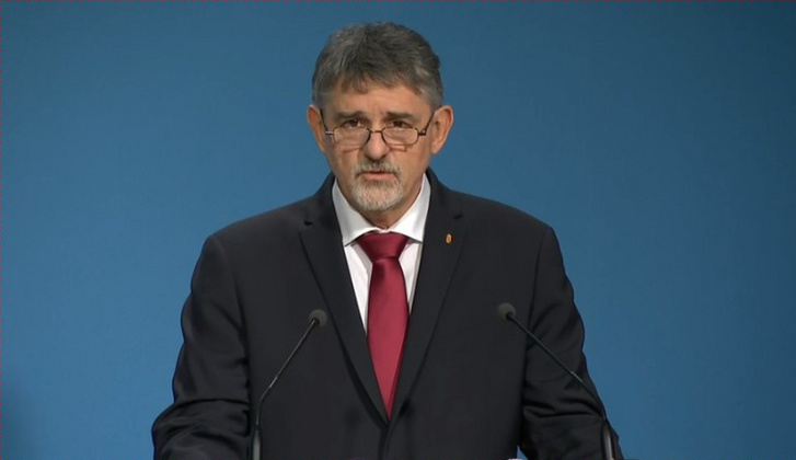 György István az operatív törzs tájékoztatóján 2021. február 2-án.