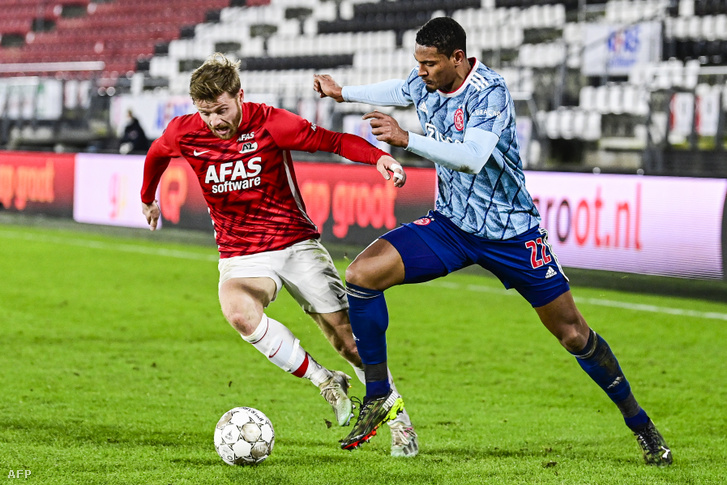 Sébastien Haller (jobbra) remekül kezdett az Ajaxban