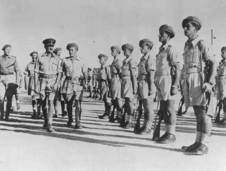 Ernest Benjamin dandártábornok, a Zsidó Brigád parancsnokának szemléje a palesztinai 2. zászlóaljnál 1944 októberében