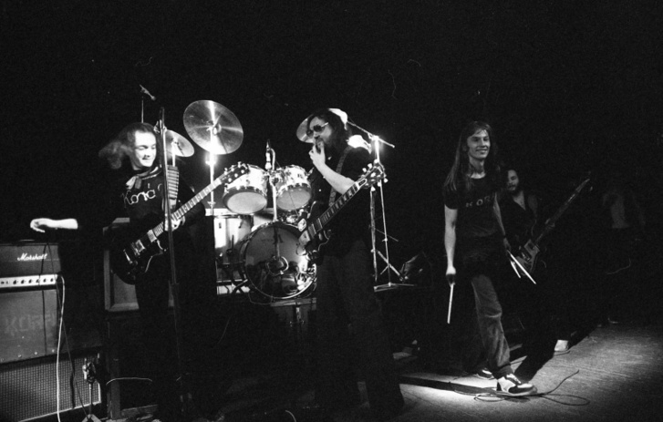 Fehérvári út 47., Fővárosi Művelődési Ház (FMH), 1981. Korál-koncert, középen Radics Béla vendégként