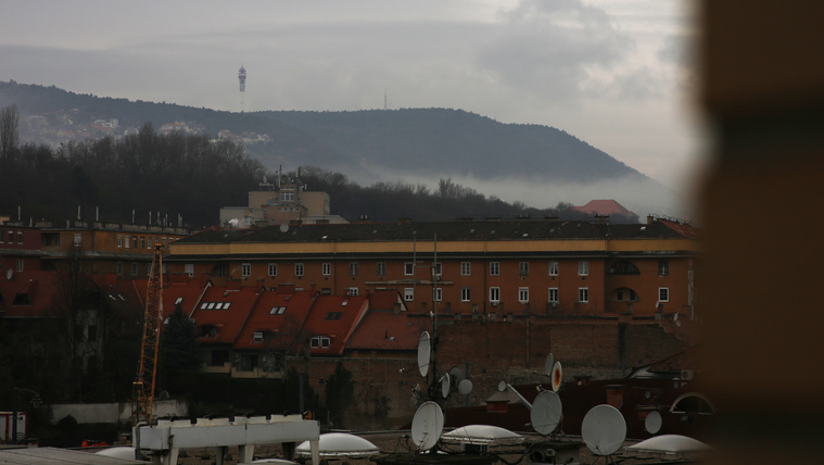 Rekordot döntött a viharos erejű szél Budapesten