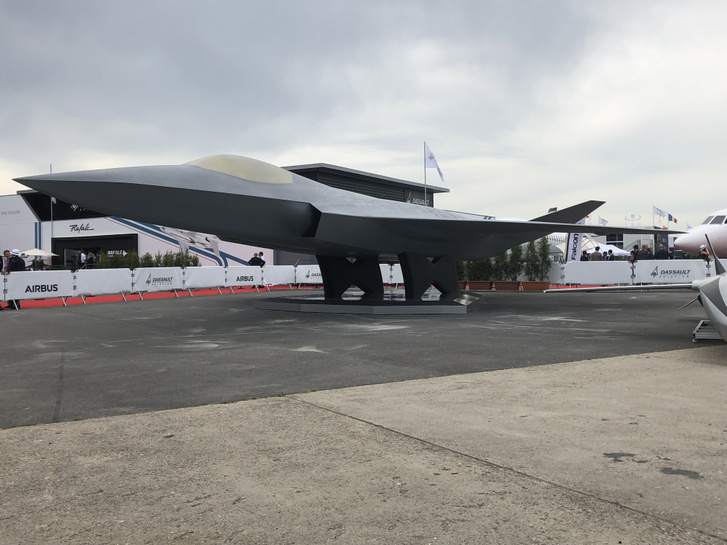 A rendszer lelkét képező New Generation Fighter (NGF) életnagyságú modellje a Le Bourget-i repülőnapon 2019-ben