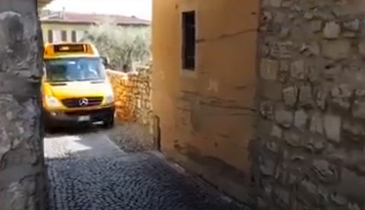 Screen Shot 2021-02-09 at 08.45 - (236) Маршрутка в Италии - You