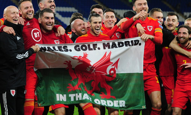 Gareth Bale és a walesiek ünnepe az Eb-kijutást követően