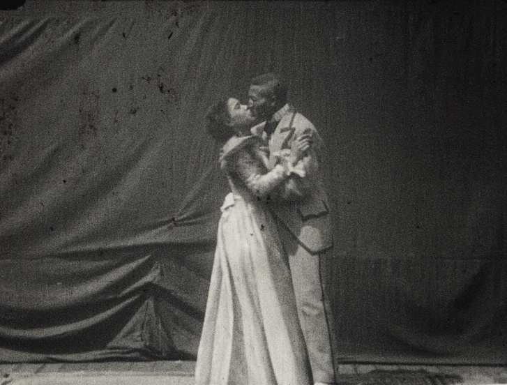 Saint Suttle és Gertie Brown csókjelenete a Something Good – Negro Kiss most megtalált új változatából