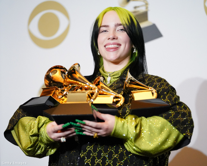 Billie Eilish Grammy-díj-átadón 2020. január 26-án Los Angeles-ben