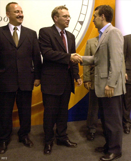 A Fidesz 2001-es kongresszusa. Pokorni pártelnökké választása