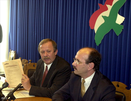 Kuncze az SZDSZ frakcióvezetője és Hack, a párt ügyvivője 2000-ben