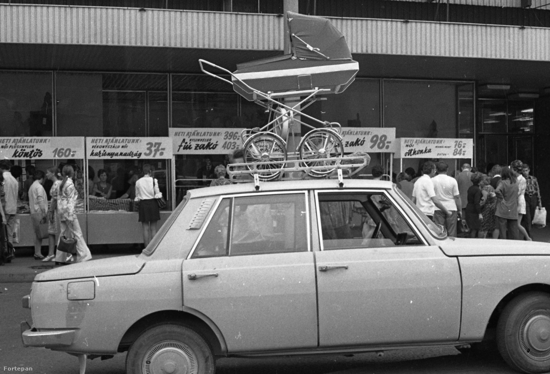 1973 – Blaha Lujza tér, Corvin Áruház