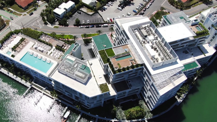 A Miami Beachen található Ritz-Carlton Residences-ben csíptek meg egy két hálószobás, három fürdőszobás ingatlant