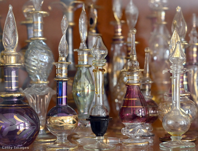 Egyiptomi parfümös üvegek