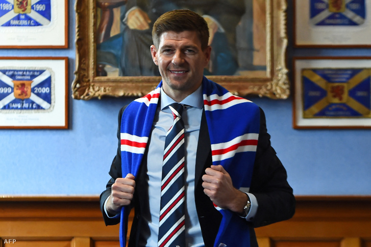 Steven Gerrard érkezését 2018 májusában jelentette be a Rangers